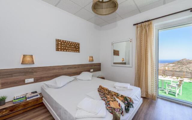 Plakes Sea View Suites