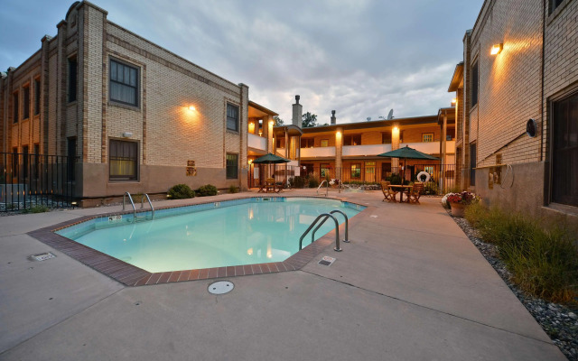 Best Western Plus Plaza Hotel