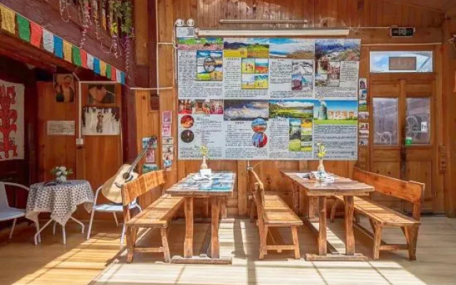 Donkey House Youth Hostel (Shangri-La Dukezong Ancient City Branch)