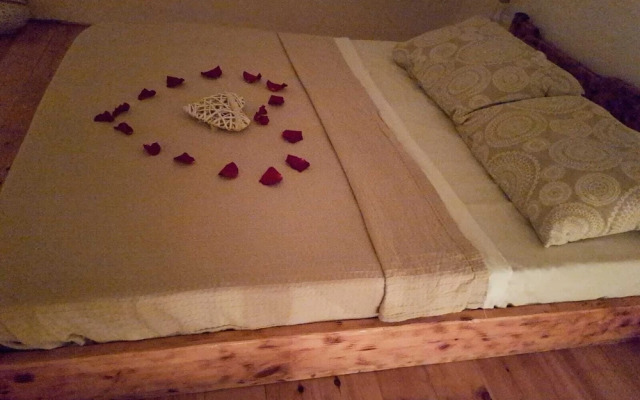 Asera Suites Near Kamari Beach