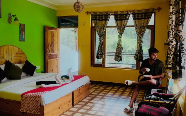 Tara Paying Guest House