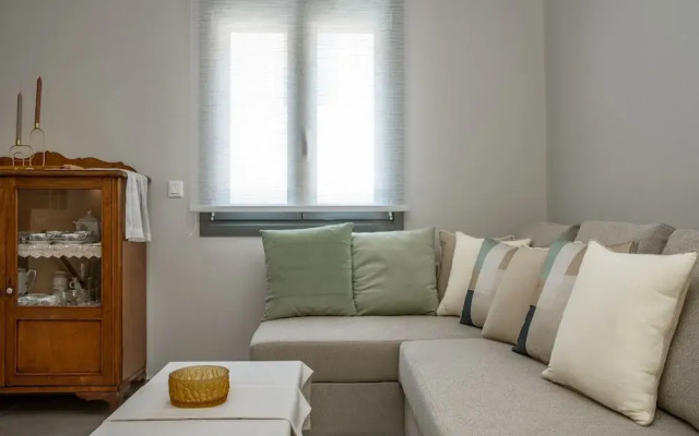 Elegant City Apartment - 250m From Solomos Square