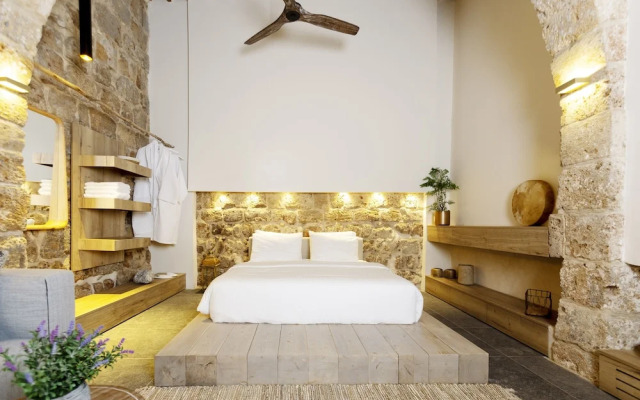 Akotika Boutique