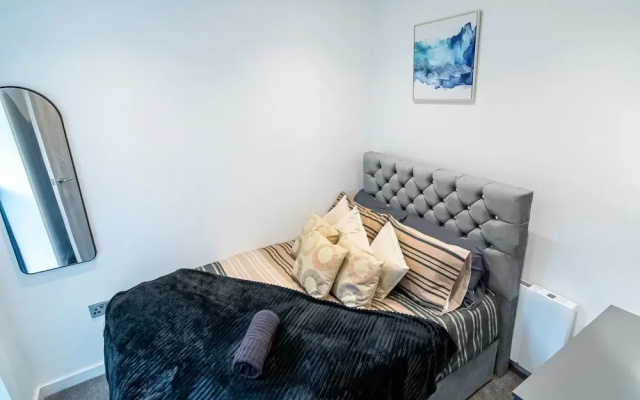 Hayy Collection Townhouse Living at Cliff Oaks