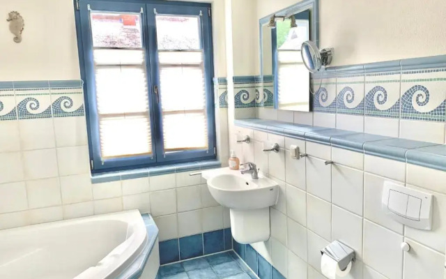 Neue Reihe 43 Villa Regulus OG