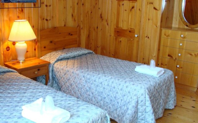Port Cunnington Lodge & Resort