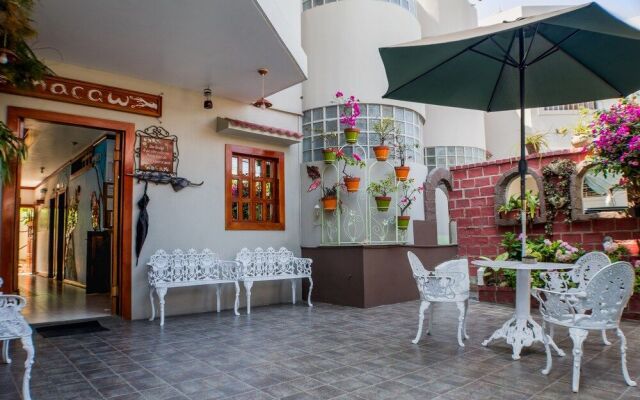 Hostal Macaw