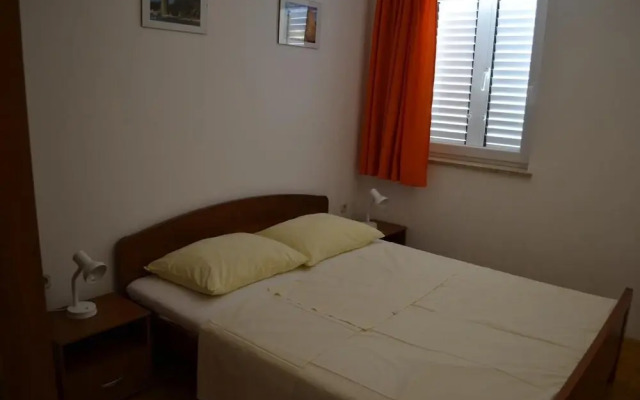 Amazing Home in Siveric with Hot Tub, Sauna & WiFi