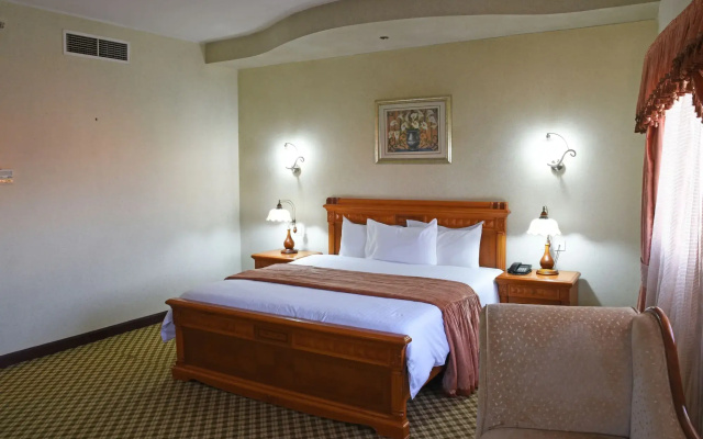 Imperial Royale Hotel