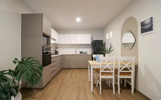 w Delightful 2BR w Balcony in Miraflores
