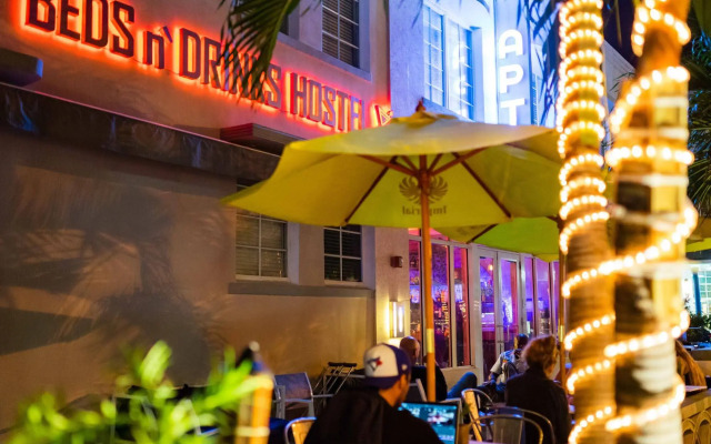 Beds n' Drinks Hostel