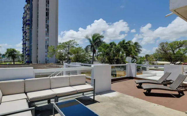 Private Heated Pool: Walk to Isla Verde Beach