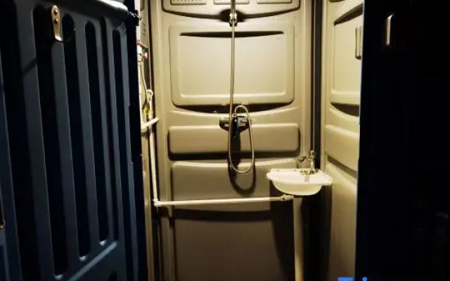 Three Houses and One Cat B&B