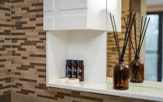 The White Horse Apartment 1