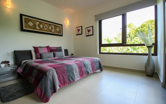 Luxury residence with pool and hotel amenities