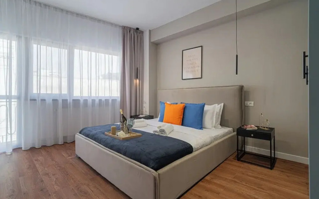 Modern & Spacious 2BR Steps to Cismigiu Gardens