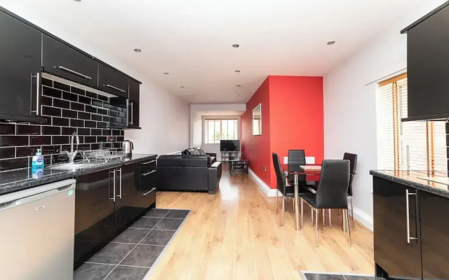 2 Bedroom Apartrment