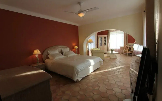 Aux charmes de grasse