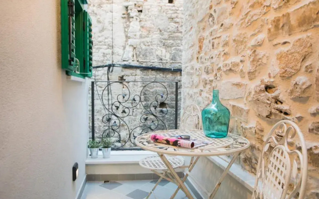Residence Teatro - Near Cathedral of St James