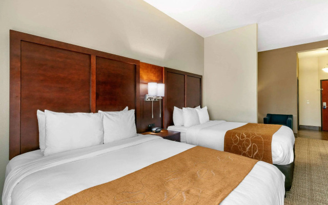 Comfort Suites Hopkinsville near Fort Campbell