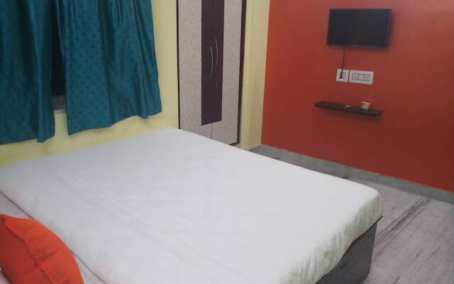 Om Shanti Guest House - Near Ruby General Hospital and Science City