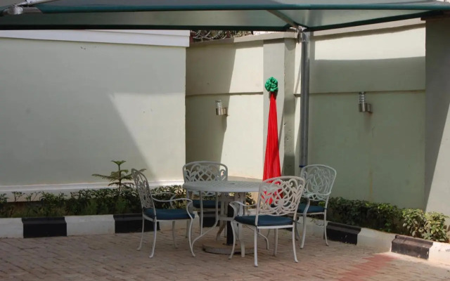 Nue Crest Hotel