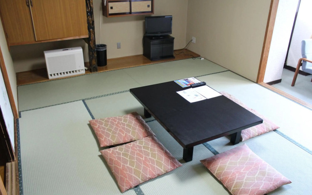 Yamadaya Hotel – Guest Rooms – Fujikawaguchiko