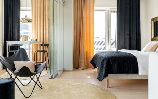 10th floor studio with a great location