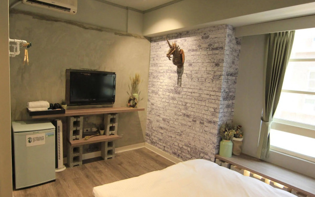 Tomer Hostel