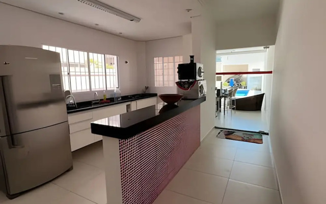 Casa com piscina em Boraceia