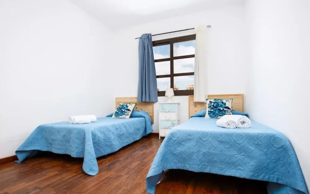 Villa - Sleeps 6 - Pool - Pets Ok - Parkin