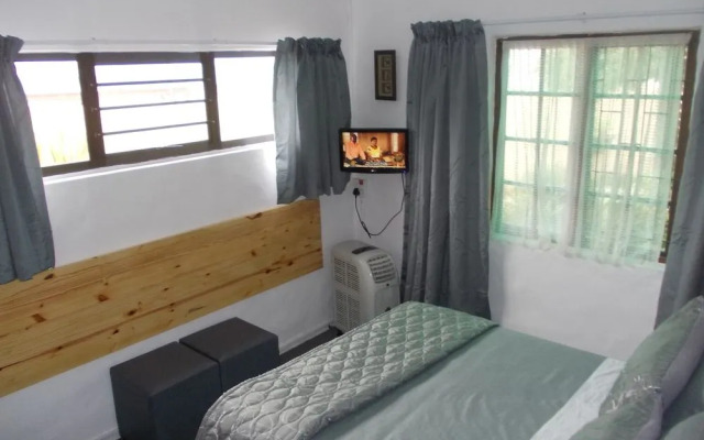 Villa Ocean Crest Guesthouse and B&B