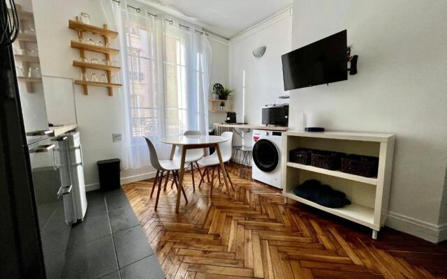 Cosy studio à 1mn du métro St-Mandé tout équipé