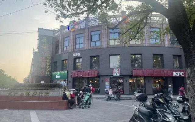 GreenTree Inn Express Hotel (Shanghai Shuichan West Road Pedestrian Street Industrial Park Branch)