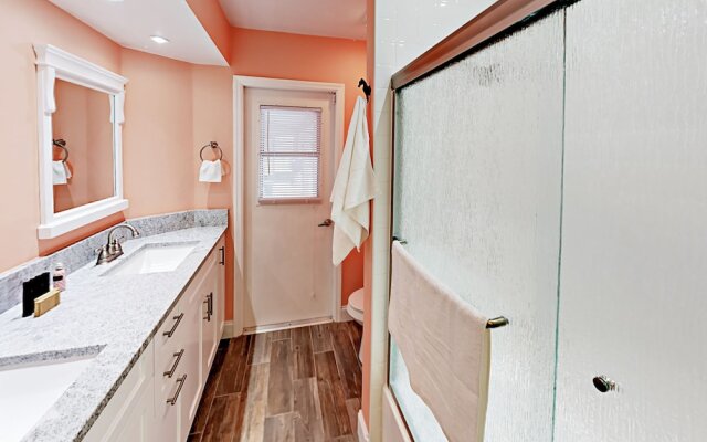 South West 4th - 4 Br Home