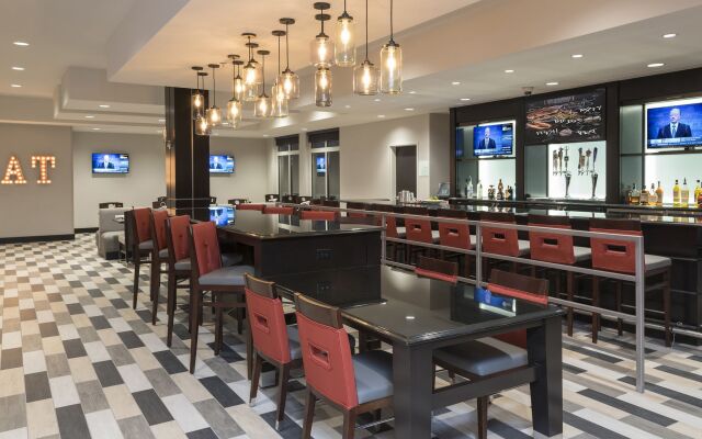 Holiday Inn Indianapolis Airport by IHG