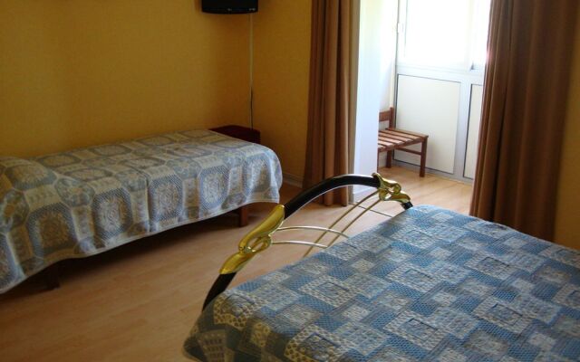 Auberge Du Pont Canal