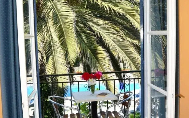 Blue Sky Hotel