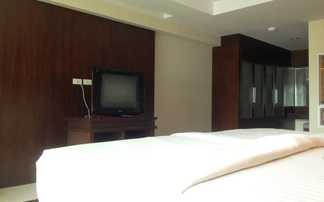 August Suites