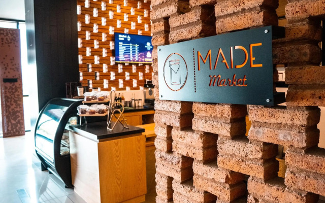 DoubleTree by Hilton Celaya