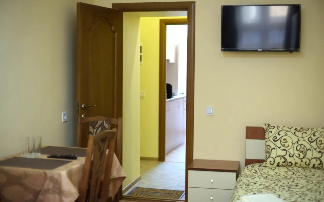 Apartment on Voloshyna