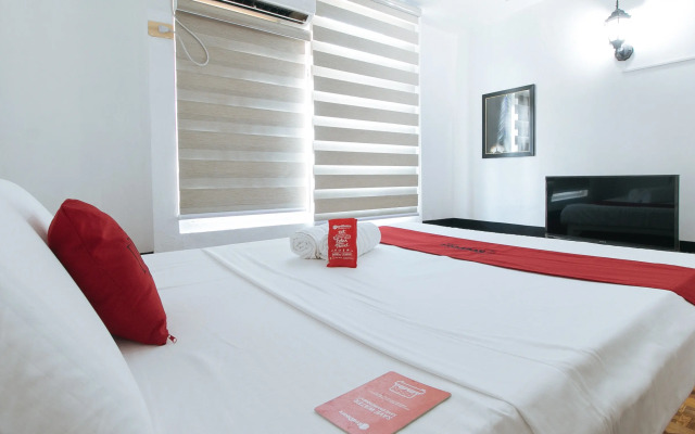 RedDoorz @ The Providence Tower - Vaccinated Staff