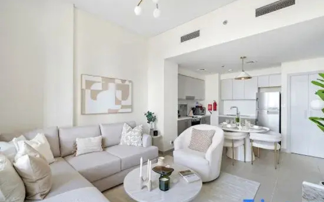 Modern 1BR Near Dubai Mall & Dubai Fountain