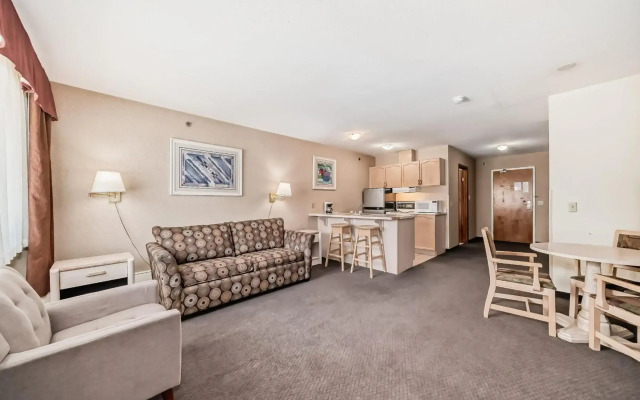 Stony Plain Inn and Suites