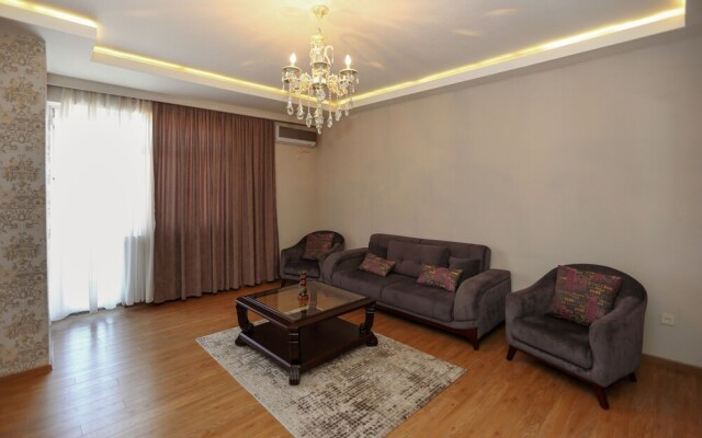 HostHub Ortachala Apartment