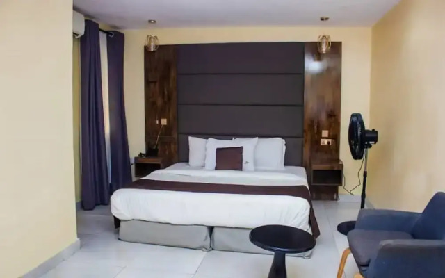 Valley Front Plus Hotel