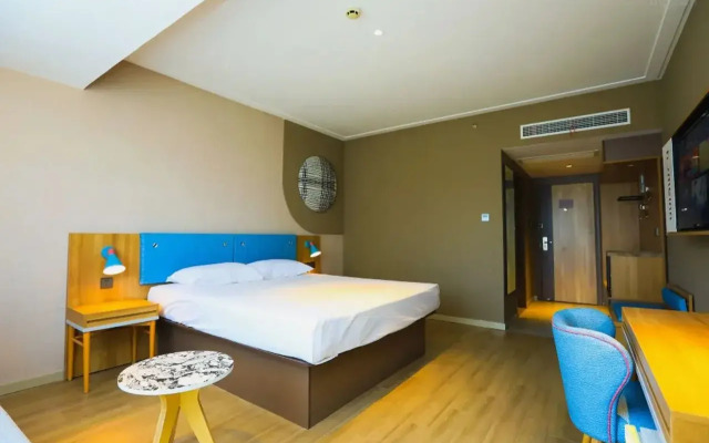 Home Inn(Suzhou Wujiang Shengze Fortune Center Store)