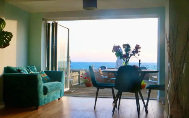 Serenity "your calm seafront retreat"