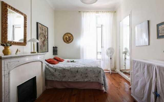 Provencal Style and Large 1 Bedroom