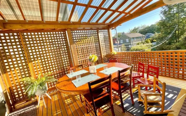 Anne Haven Spacious Retreat DT Seattle